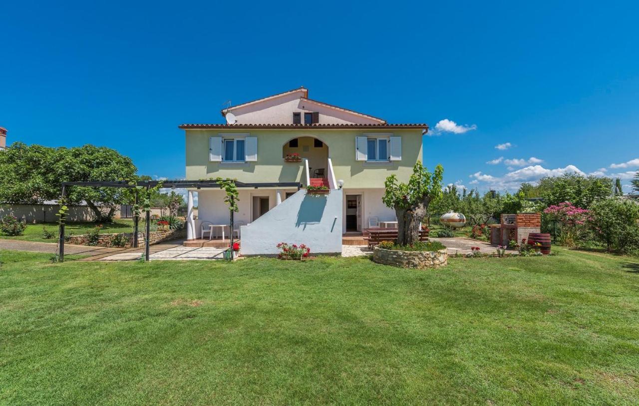 Apartments Stanko Fažana エクステリア 写真