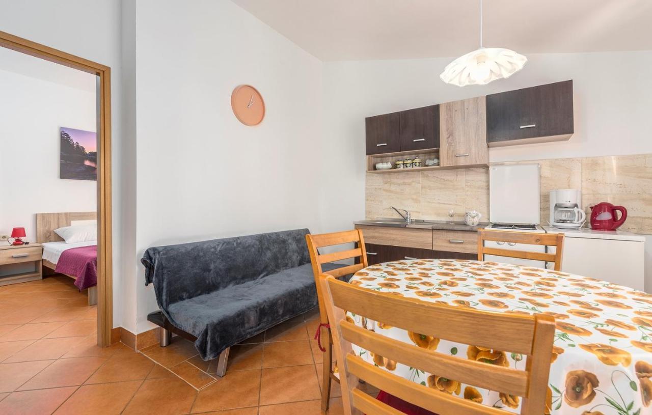 Apartments Stanko Fažana エクステリア 写真