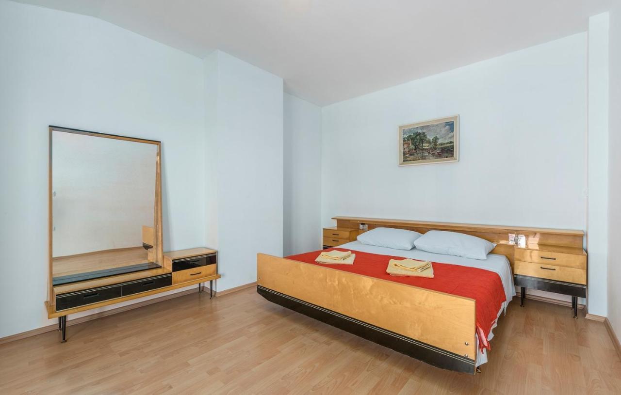 Apartments Stanko Fažana エクステリア 写真