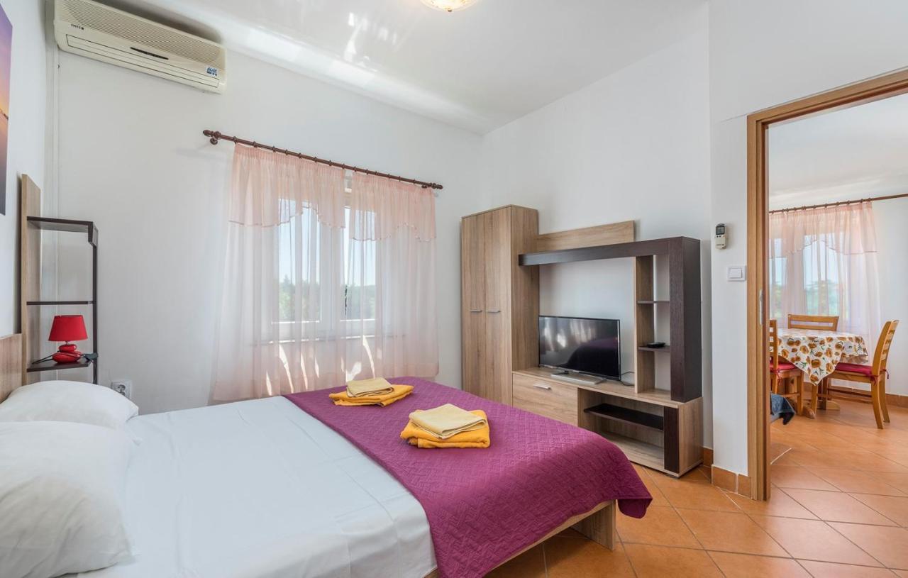Apartments Stanko Fažana エクステリア 写真