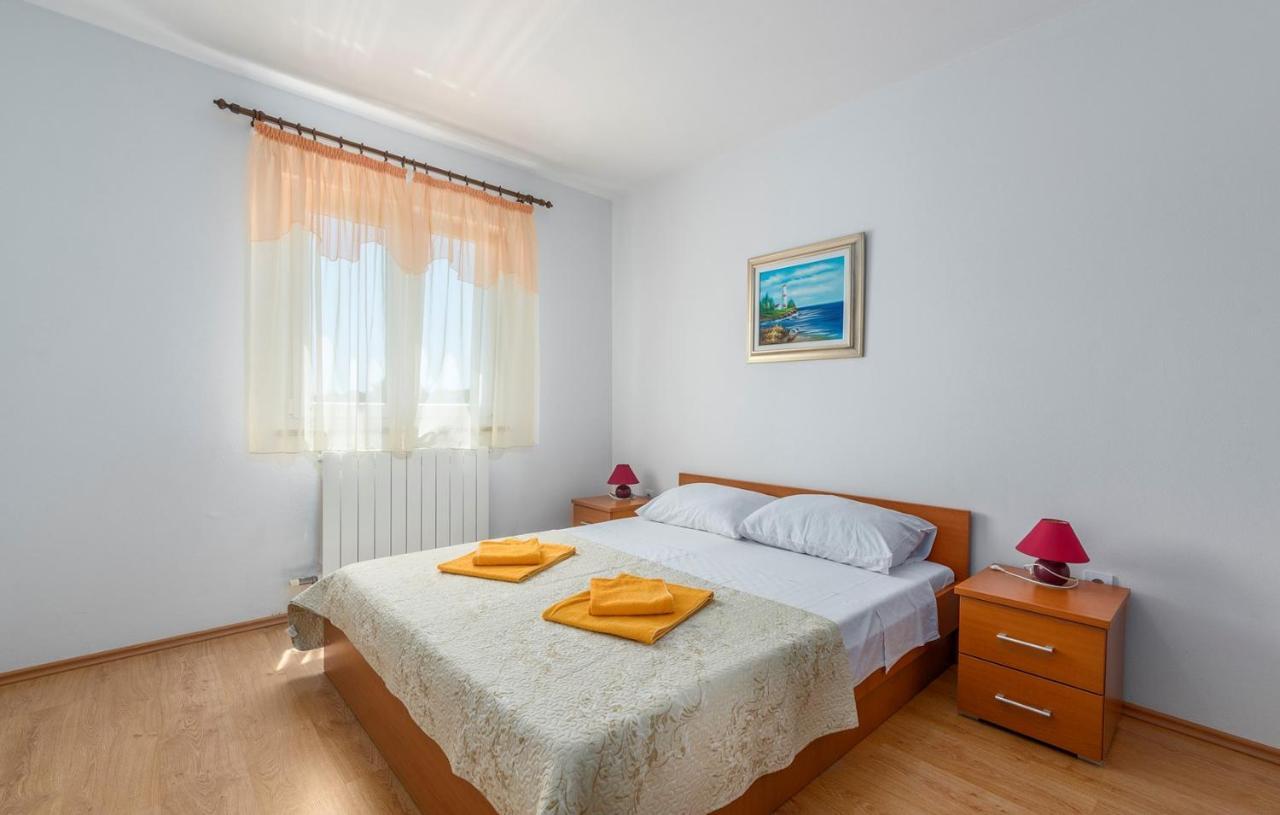 Apartments Stanko Fažana エクステリア 写真